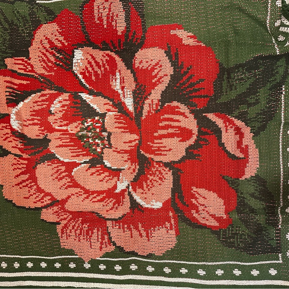 FARM Rio Green and Red Cozy Blanket - Picture 8 of 9